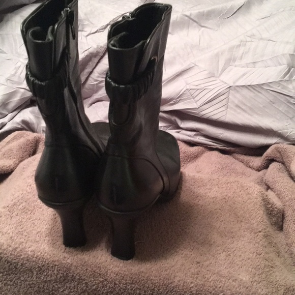 Leather, ankle boots. - Picture 3 of 5